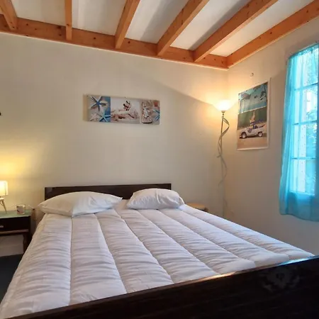 Sur Gironde - Maisonnette De - Terrasse - Proche